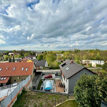 Byt Apartman 74M2 Vyhled Klid Priroda Прага Екстер'єр фото