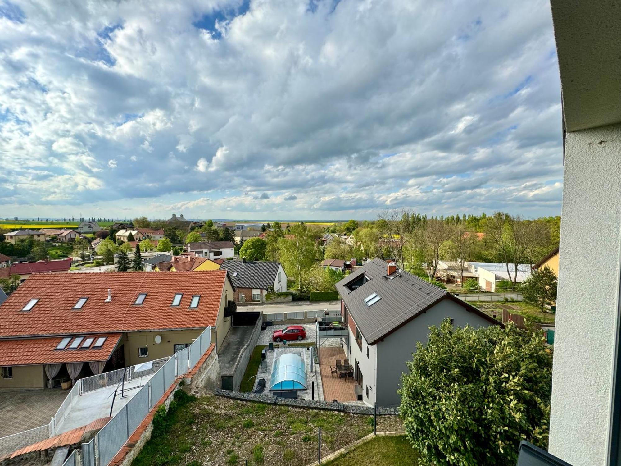 Byt Apartman 74M2 Vyhled Klid Priroda Прага Екстер'єр фото