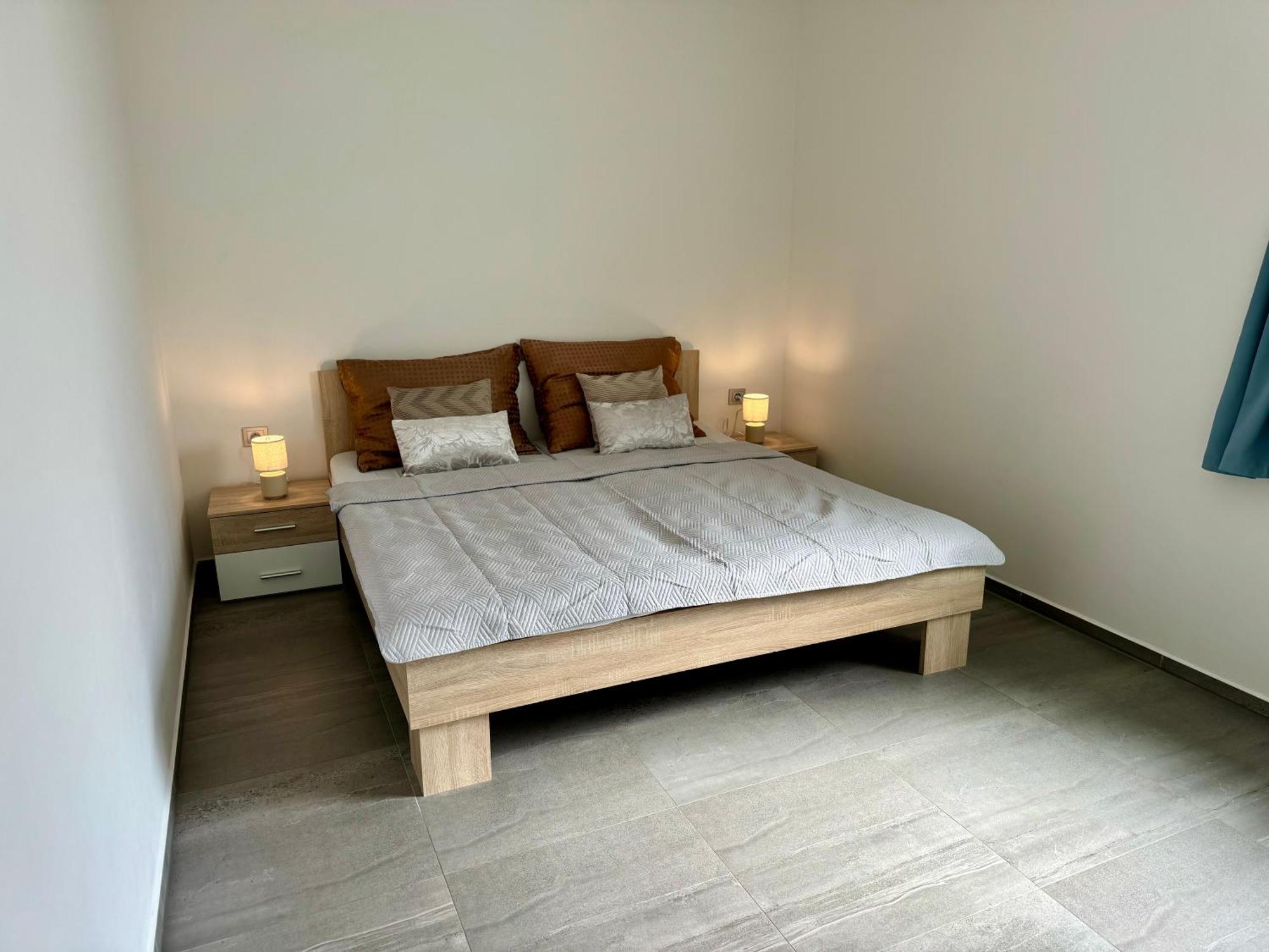 Byt Apartman 74M2 Vyhled Klid Priroda Прага Екстер'єр фото
