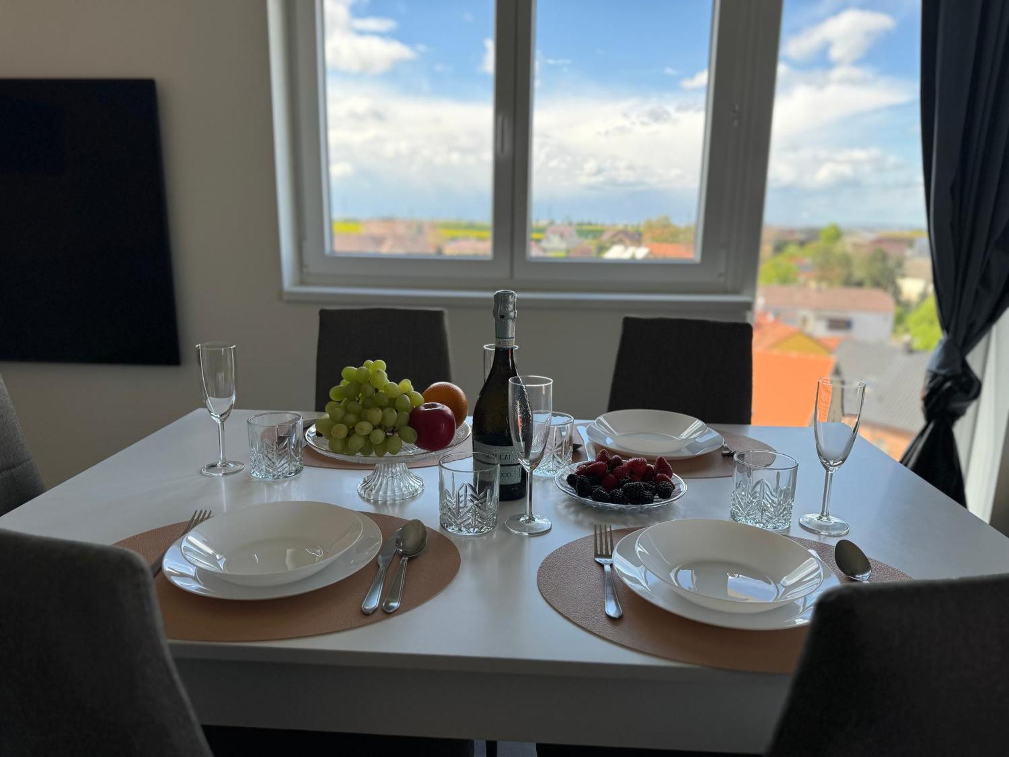 Byt Apartman 74M2 Vyhled Klid Priroda Прага Екстер'єр фото